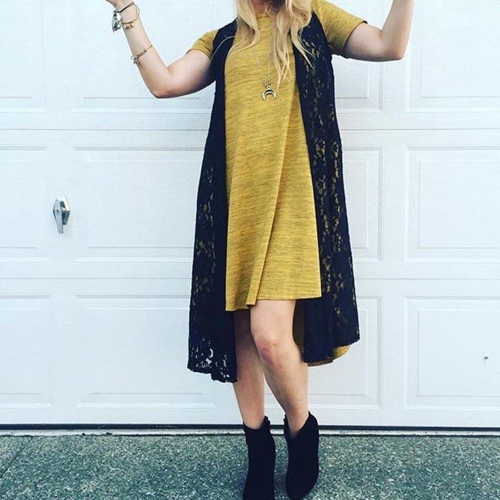 ⭐ Noir Black Lace Lularoe Joy Longline Vest - NWT - Picture 3 of 4